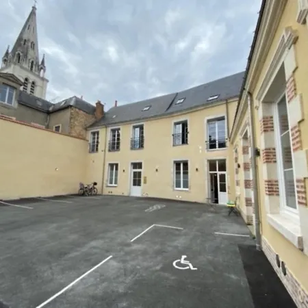 Apartment Ecole 102
