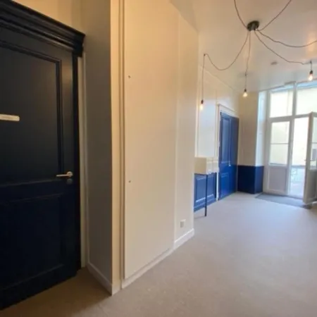 Ecole 102 Apartament *