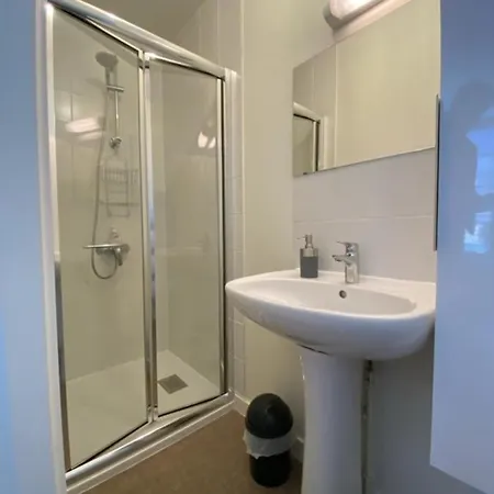 Ecole 102 Apartament *