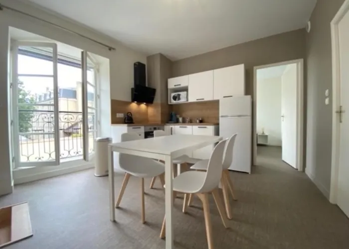 école 102 * La Flèche