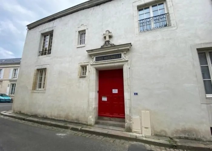 Appartamento école 102 *