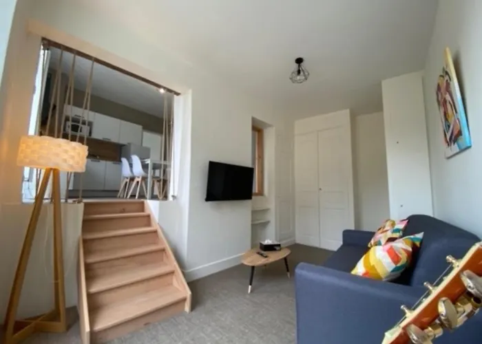 Appartamento école 102 *